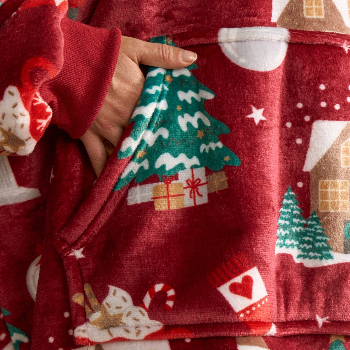Adults Home For Christmas Print Hoodie Blanket - Burgundy 🇬🇧