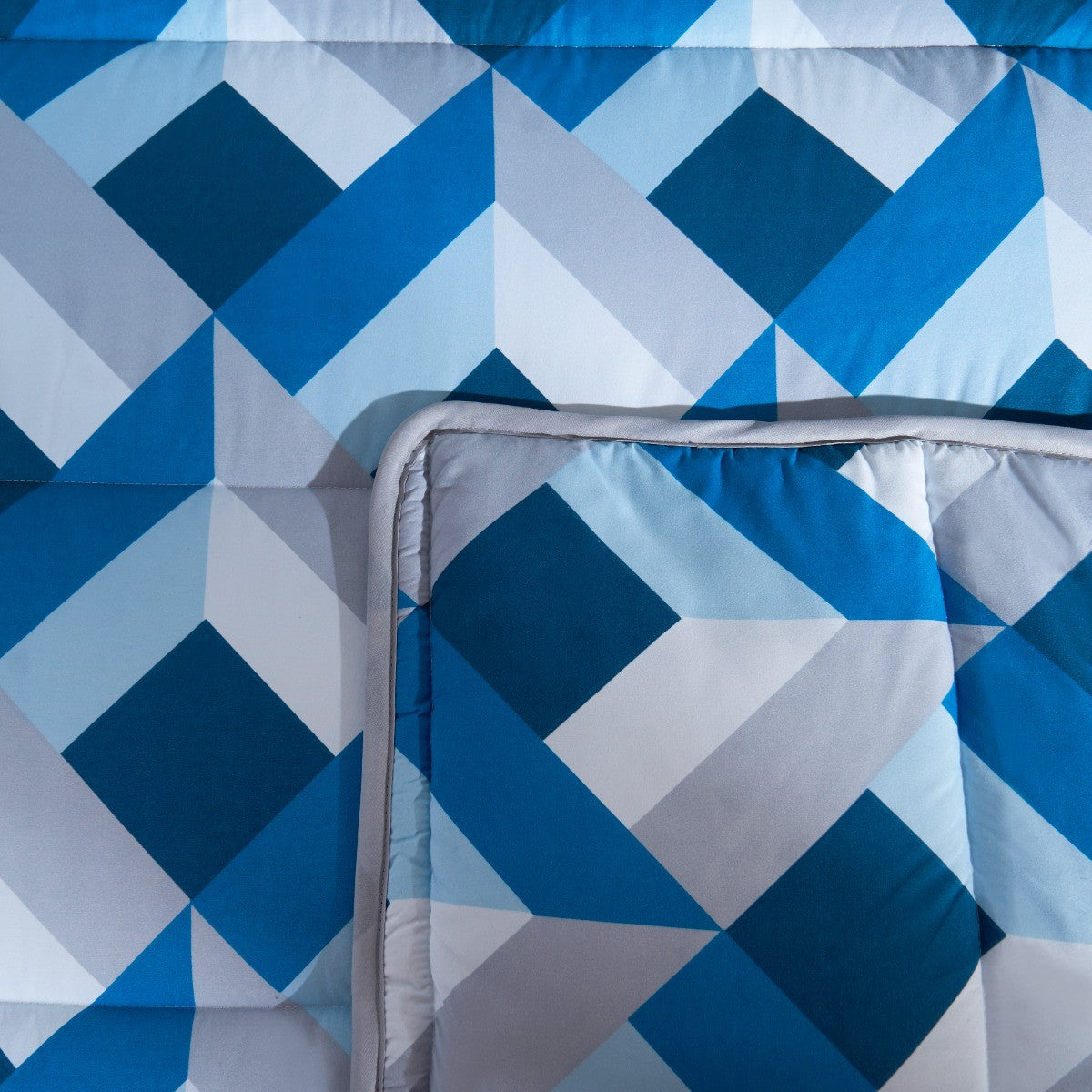 Abstract Coverless 10.5 Tog Duvet & Pillowcases - Navy 🇬🇧