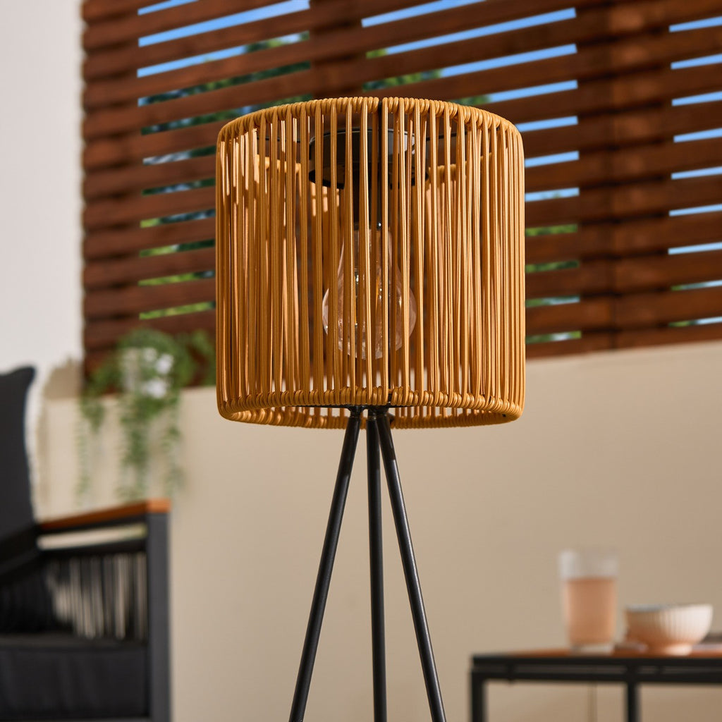 Solar Rattan Floor Lamp 🇬🇧