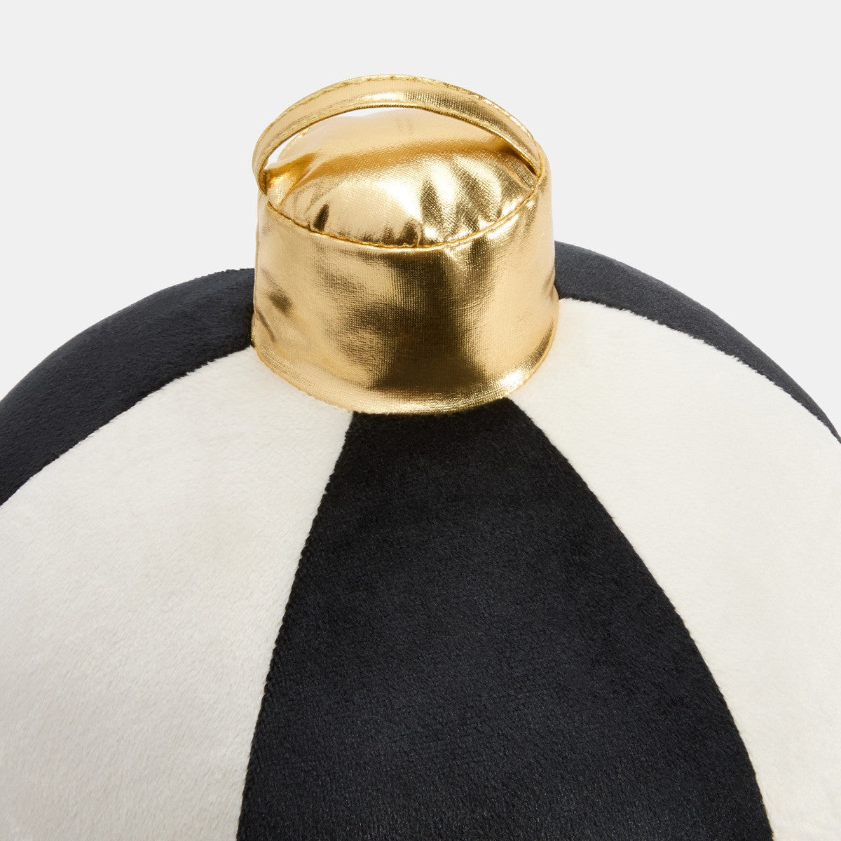 Bauble Shaped Cushion 🇬🇧