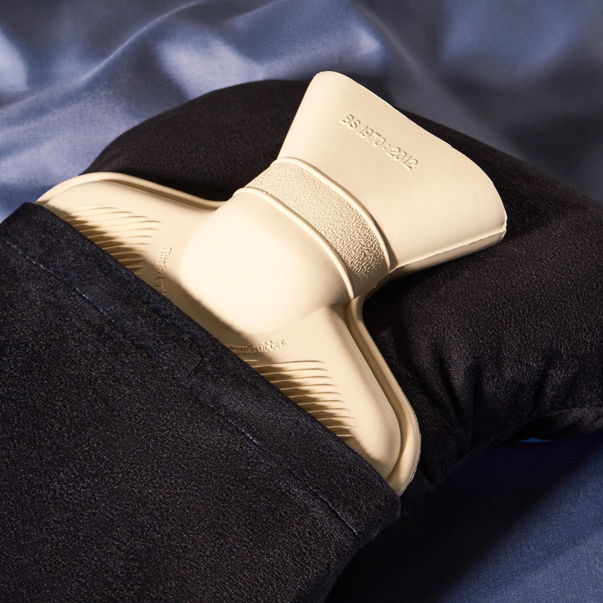 Gaming Controller Hot Water Bottle - Black 🇬🇧