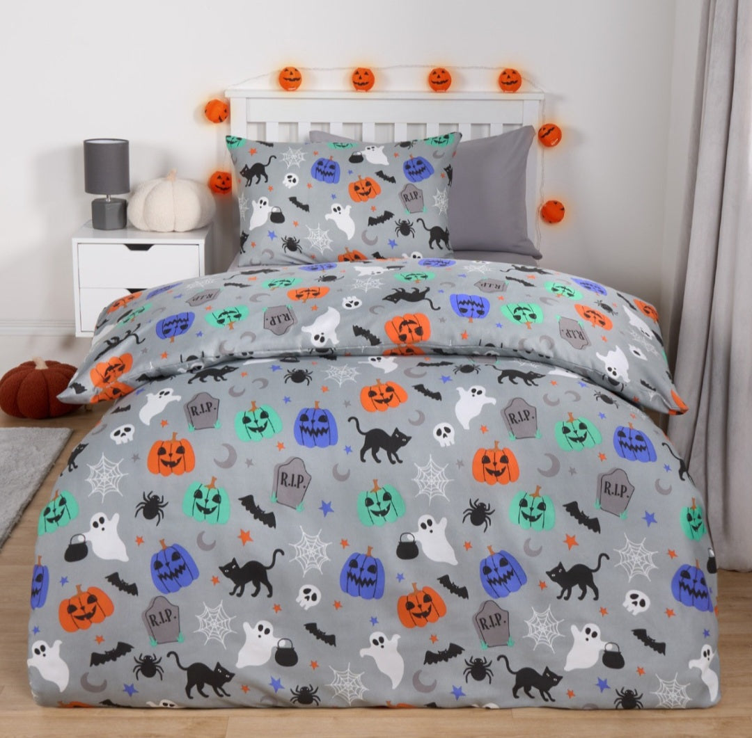 Halloween Ghouls Duvet Cover Set - Grey 🇬🇧