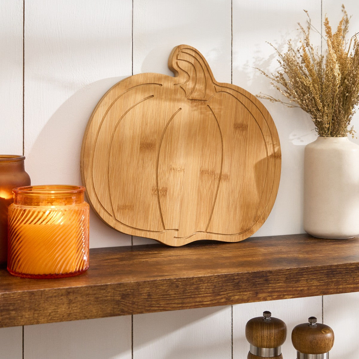 Wooden Pumpkin Serving Board - Natural 🇬🇧