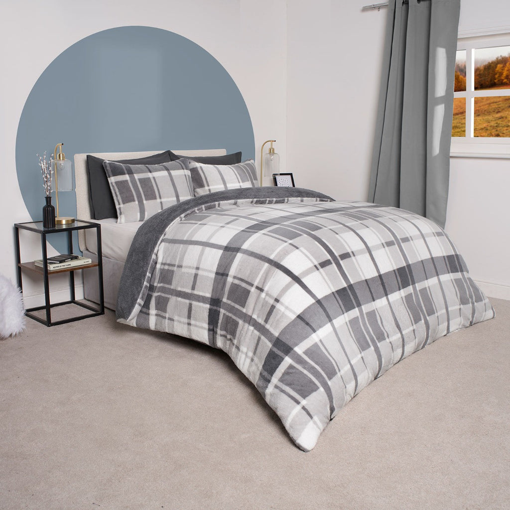 Check Teddy Duvet Set - Charcoal 🇬🇧