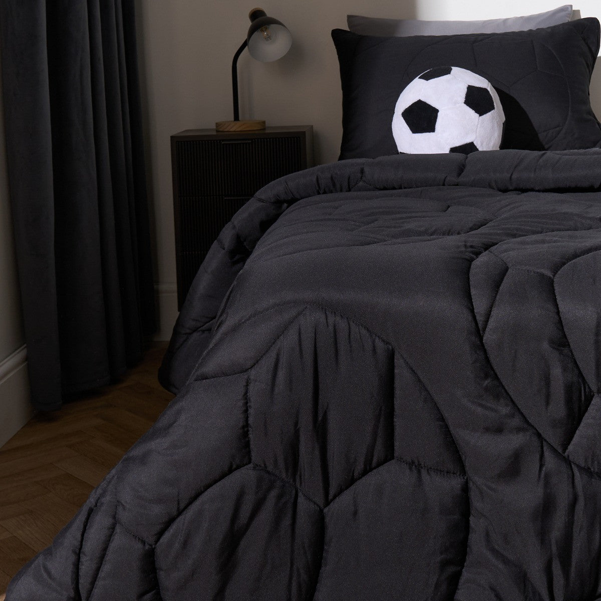Football Quilted Coverless 7.5 Tog Duvet Set - Black 🇬🇧
