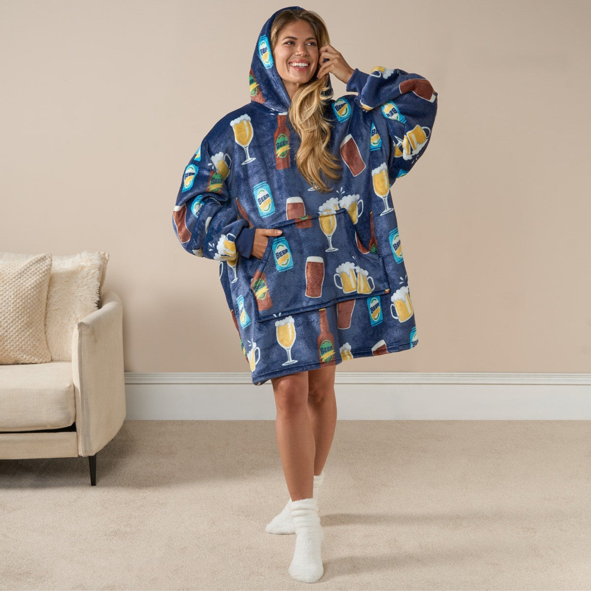Adults Beer Pint Print Hoodie Blanket - Navy 🇬🇧