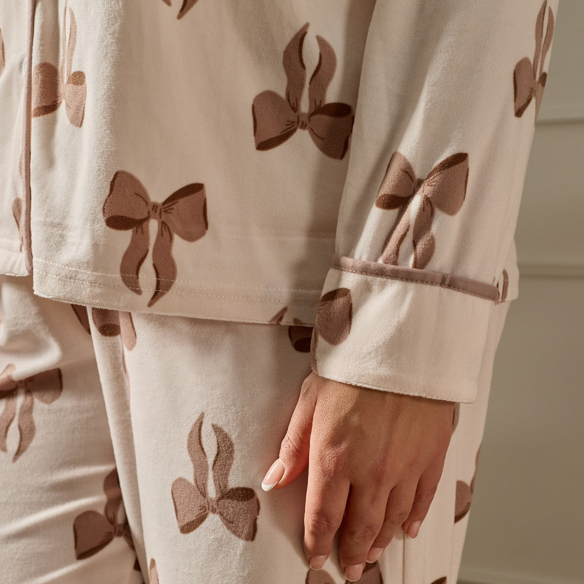 Bow Print Button Through Pyjama Set - Cream 🇬🇧