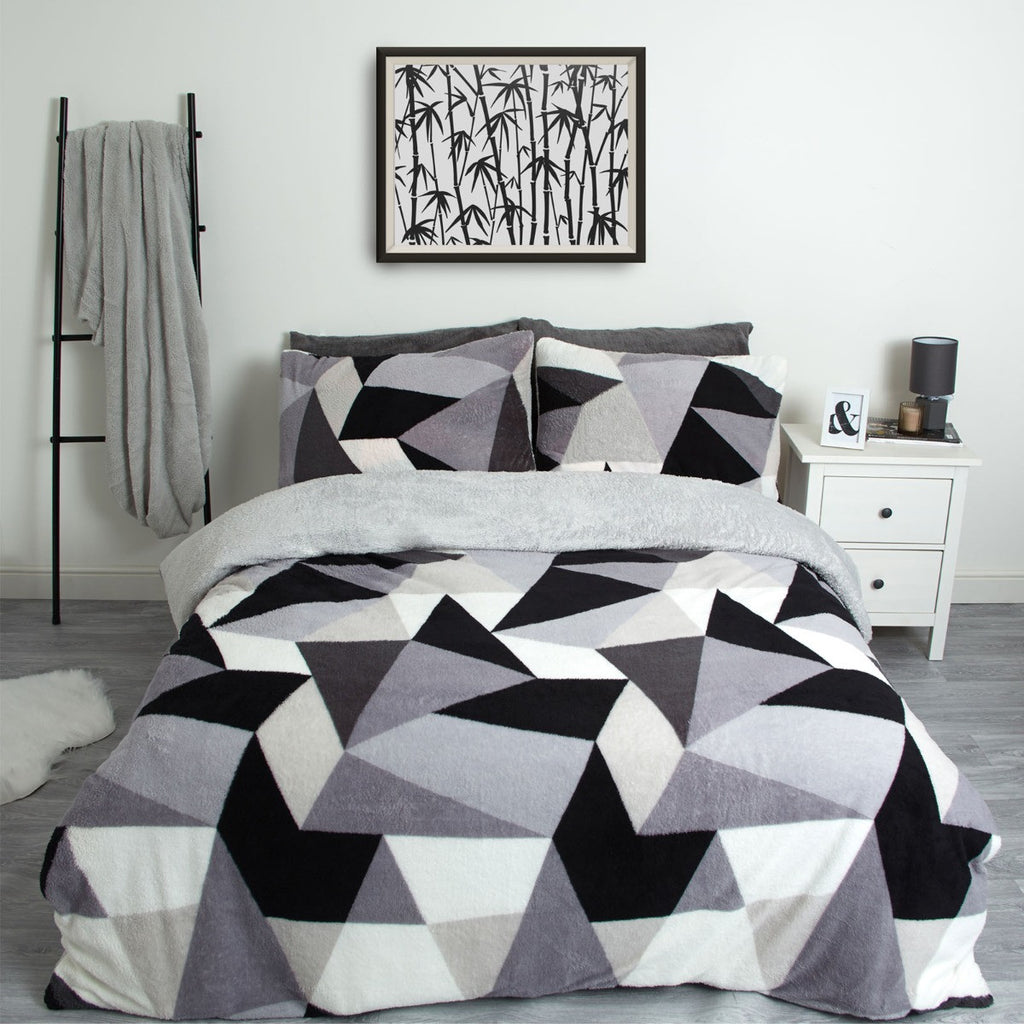 Shapes Teddy Fleece Duvet Cover Set - Grey 🇬🇧