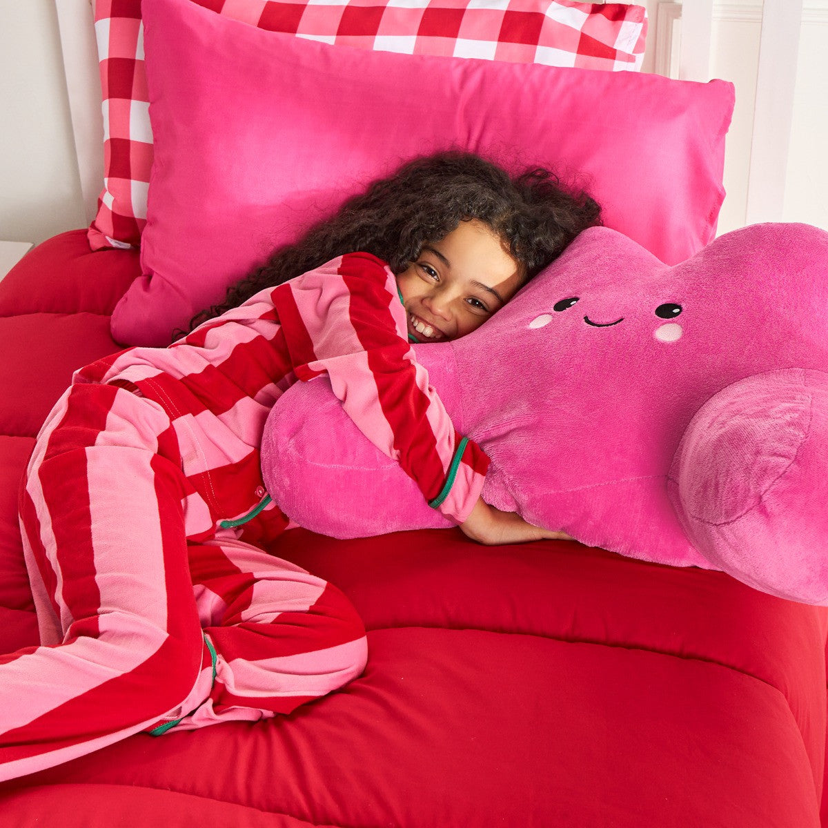 Harper The Heart Cuddle Cushion 🇬🇧