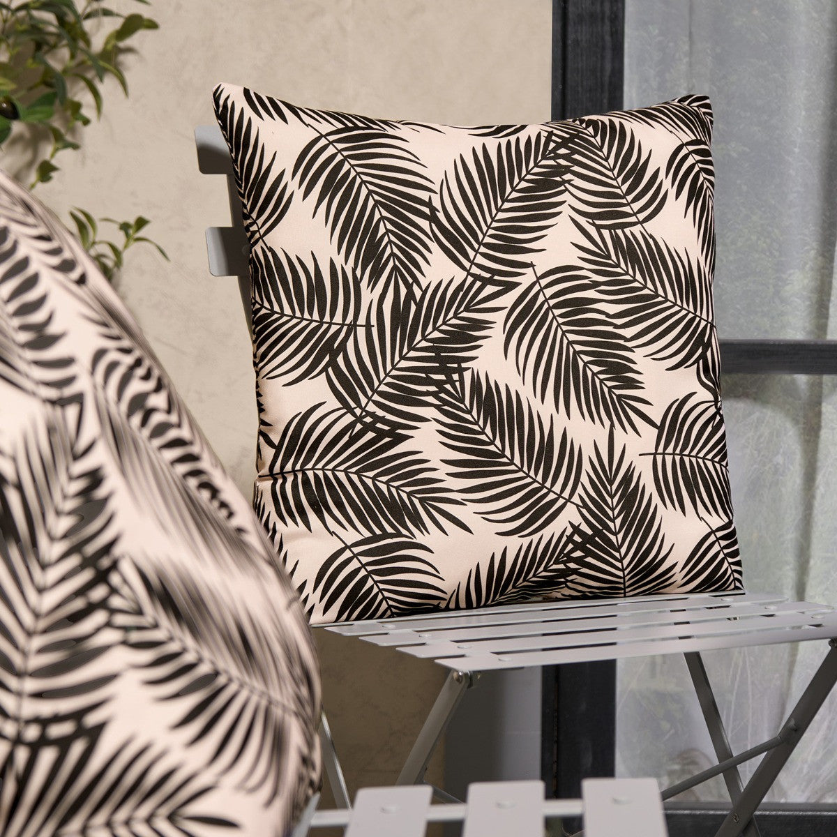 Palm Leaf Print Cushion Covers x2 - Monochrome 🇬🇧