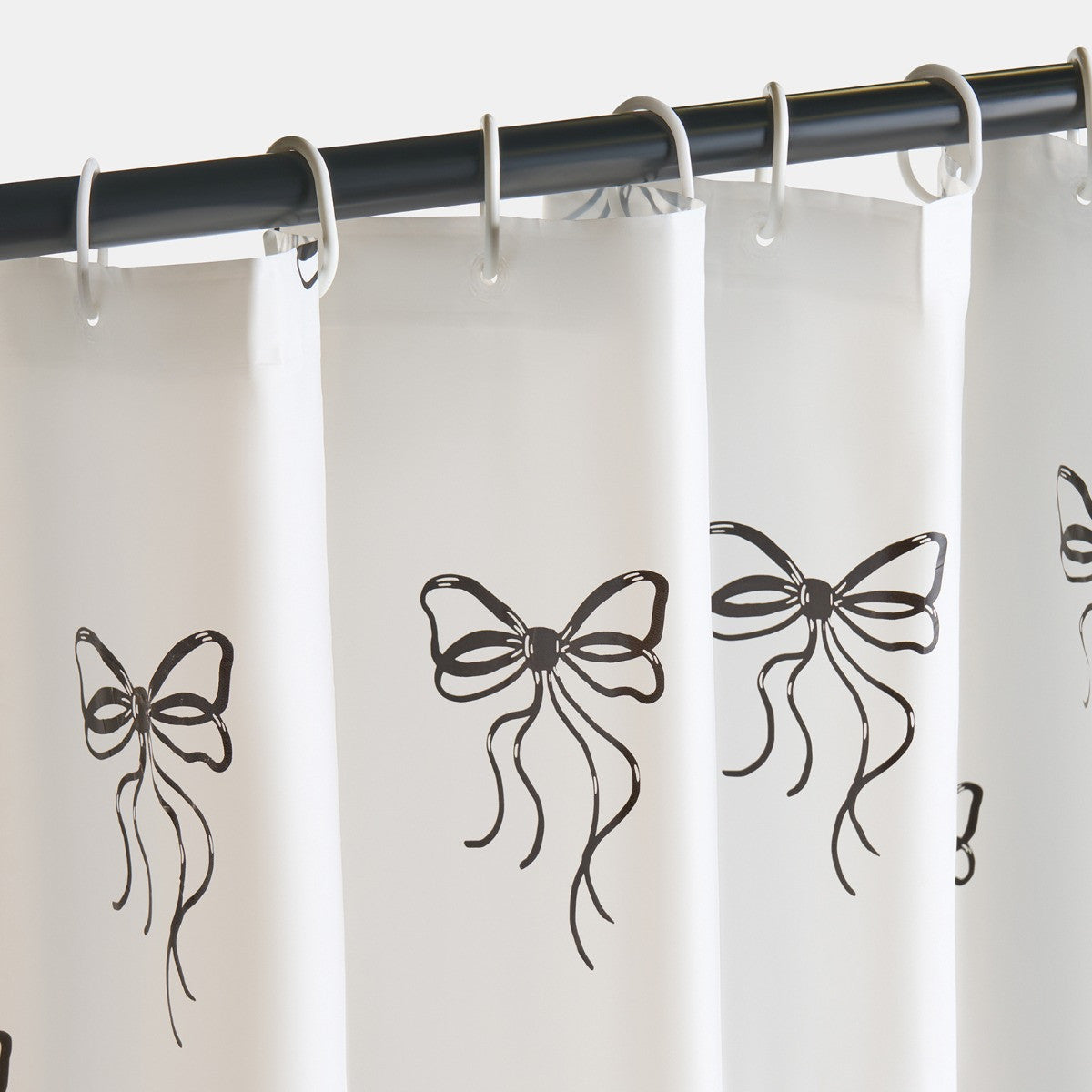 Bow Print Shower Curtain 🇬🇧