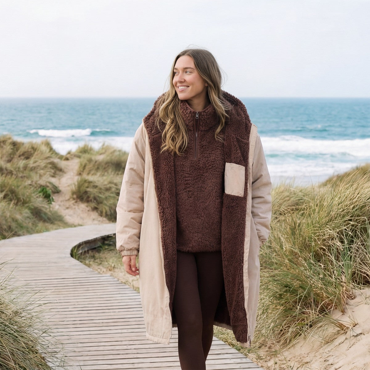 Adults Water Resistant Sherpa Drying Robe - Beige 🇬🇧