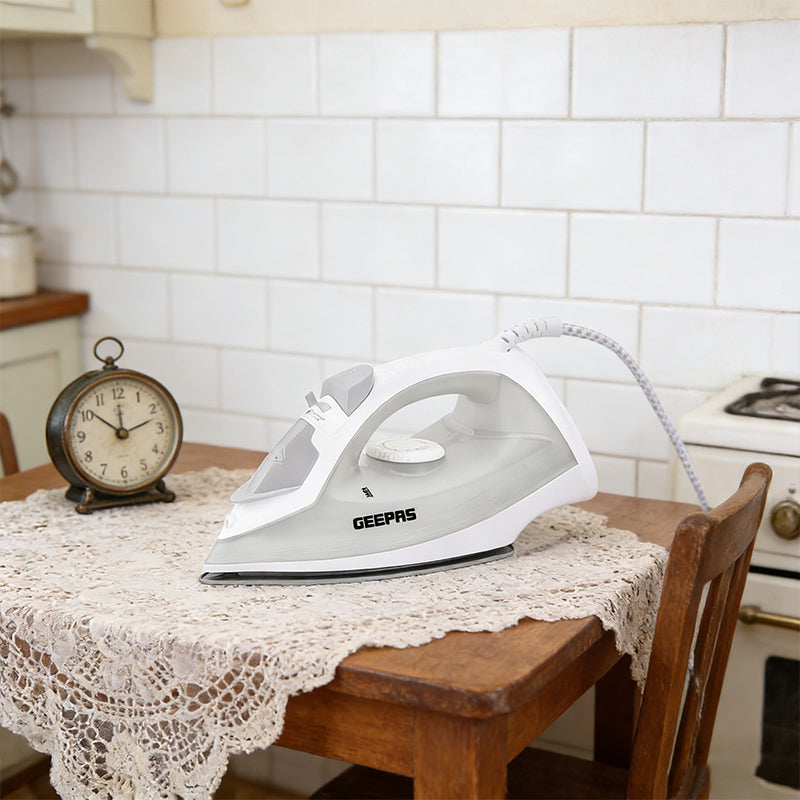 1300W Clothes Steam Iron Electric Steam Iron with 210mL Tank Ceramic Soleplate Spray Steam Function Self Clean Grey 🇬🇧