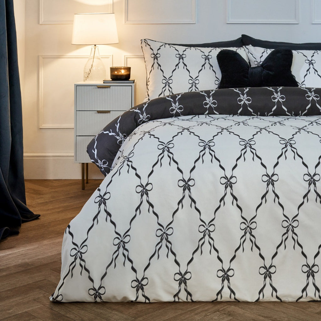 Bow Ribbon Print Reversible Duvet Cover Set - Monochrome 🇬🇧