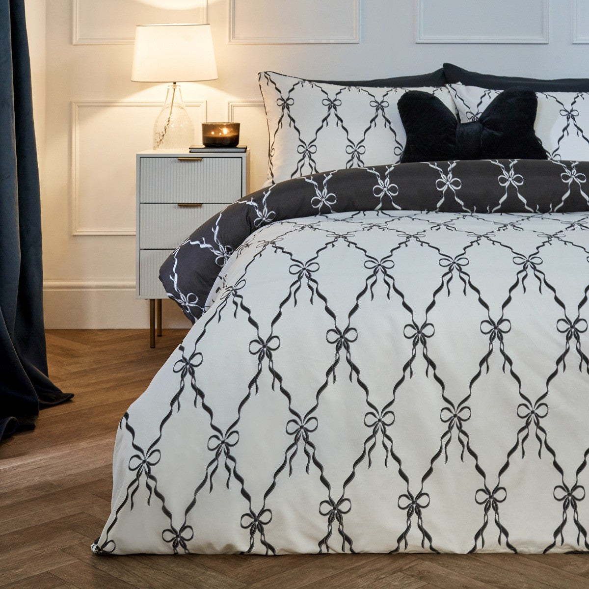 Bow Ribbon Print Reversible Duvet Cover Set - Monochrome 🇬🇧