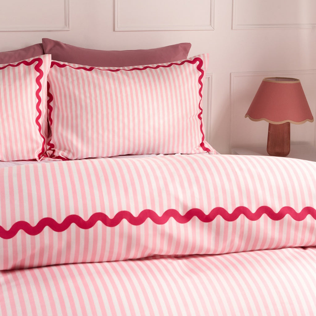 Wave Border Stripe Print Duvet Set - Pink 🇬🇧