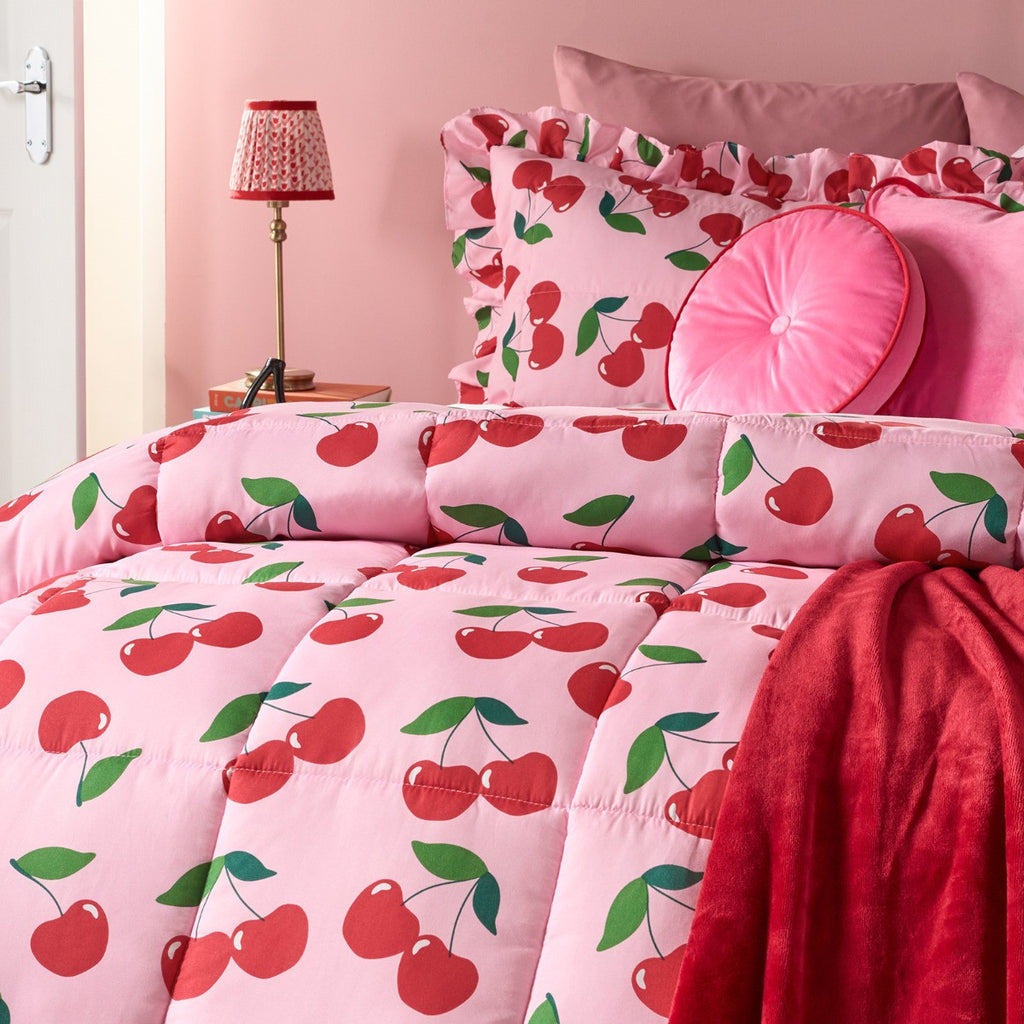Cherry Print Frill Edge Coverless 7.5 Tog Duvet Set - Pink/Red 🇬🇧