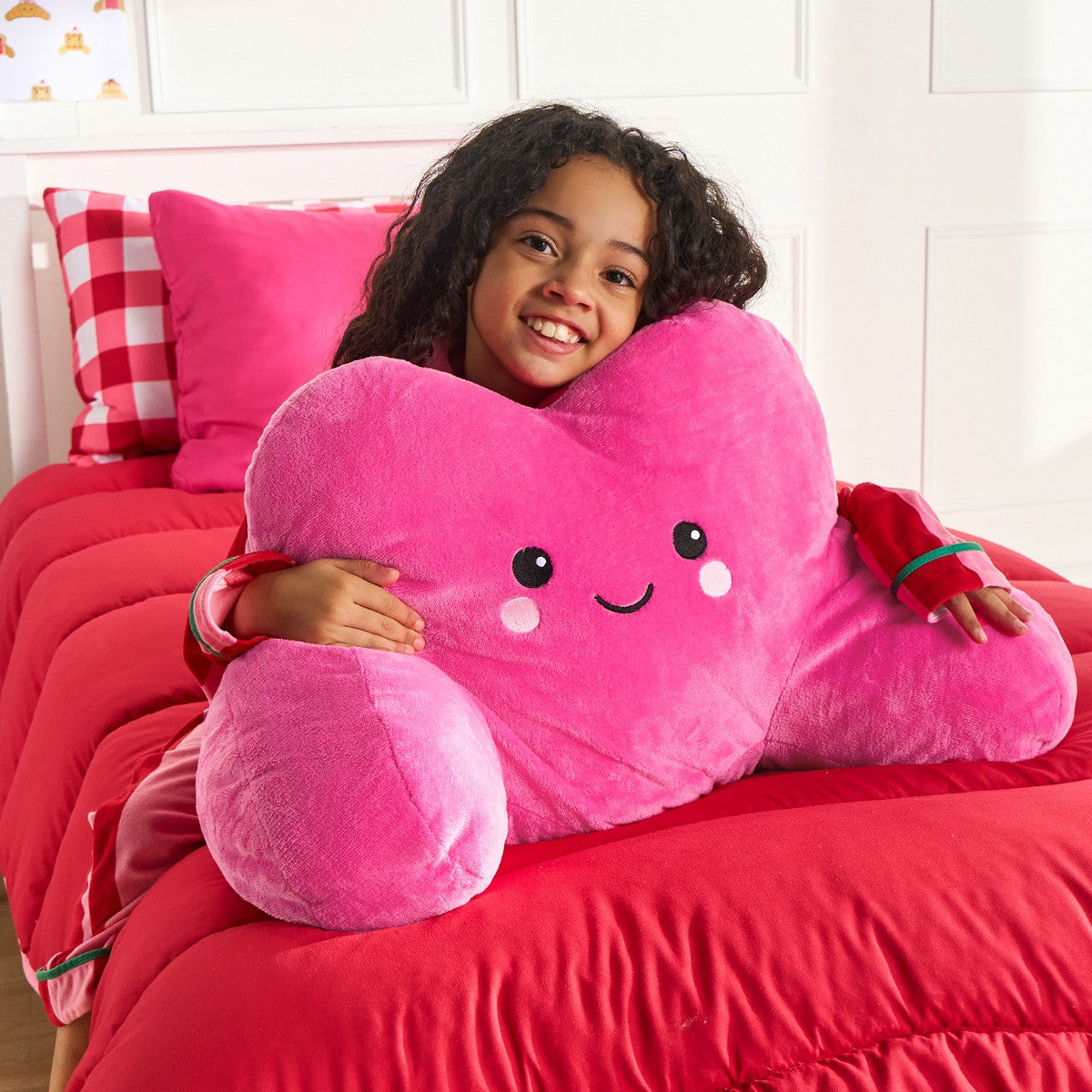 Harper The Heart Cuddle Cushion 🇬🇧