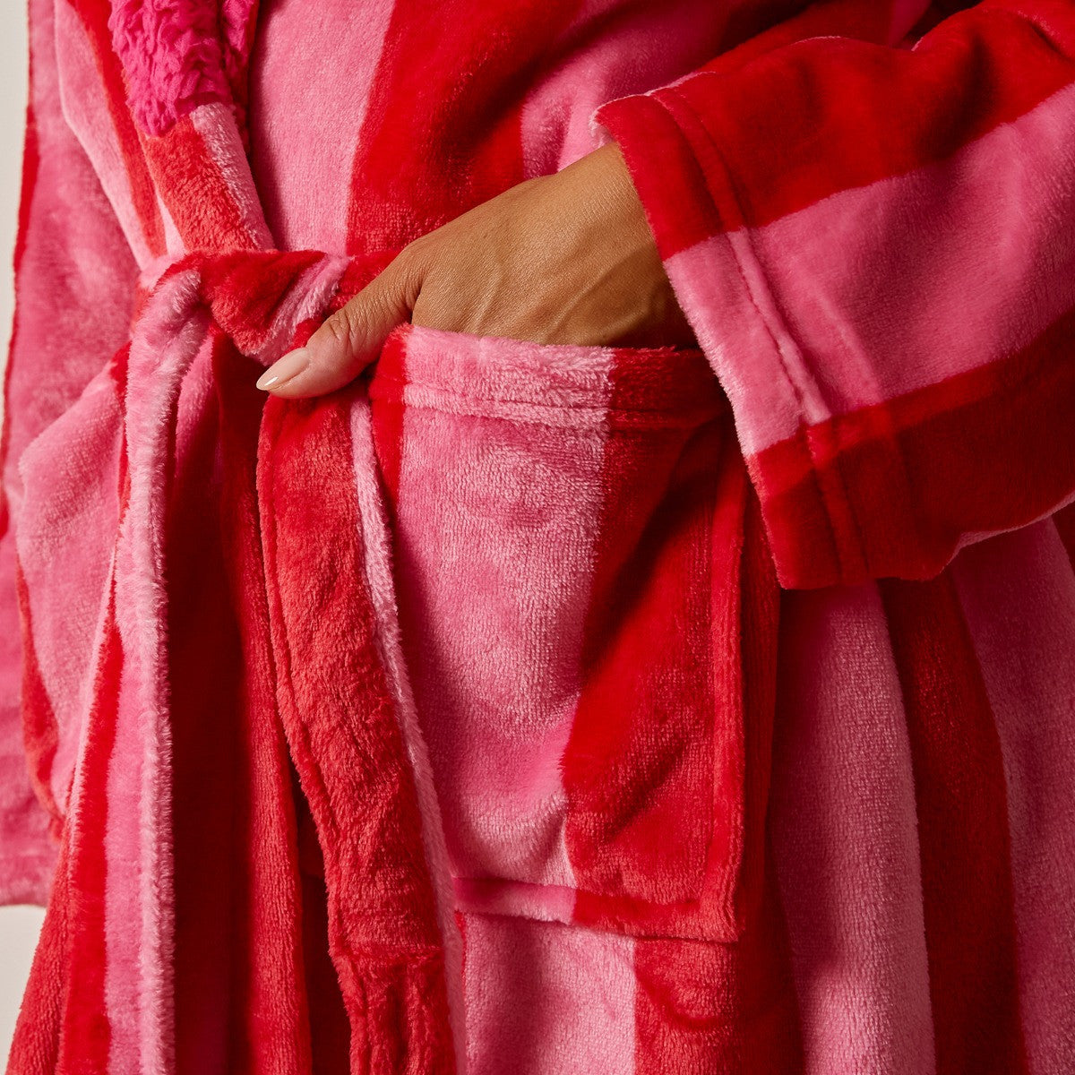 Flannel Fleece Candy Stripe Dressing Gown, Adult - Pink 🇬🇧