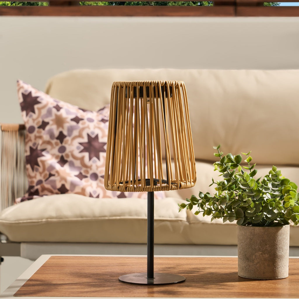 Solar Rattan Table Lamp 🇬🇧