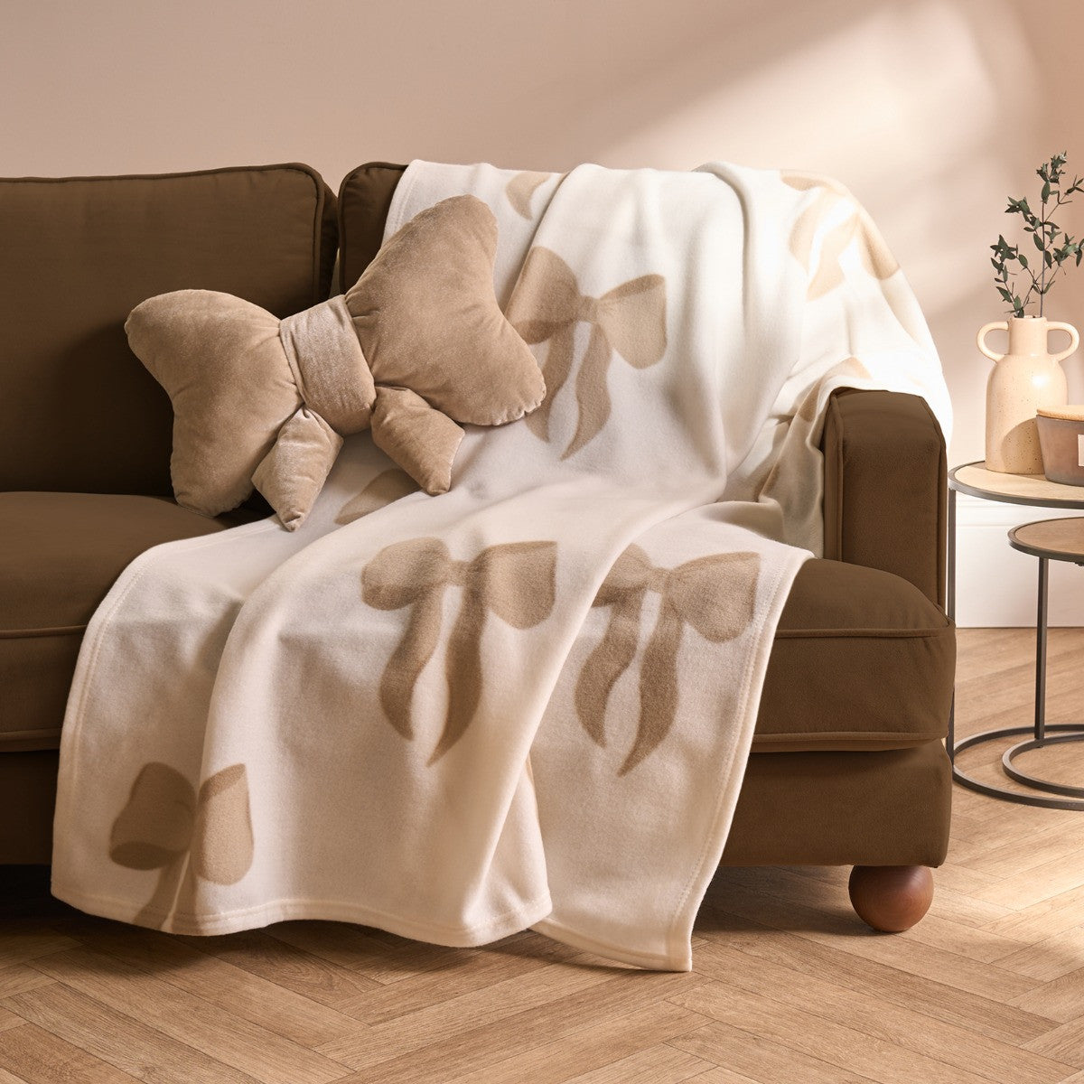 Bow Print Fleece Throw 🇬🇧