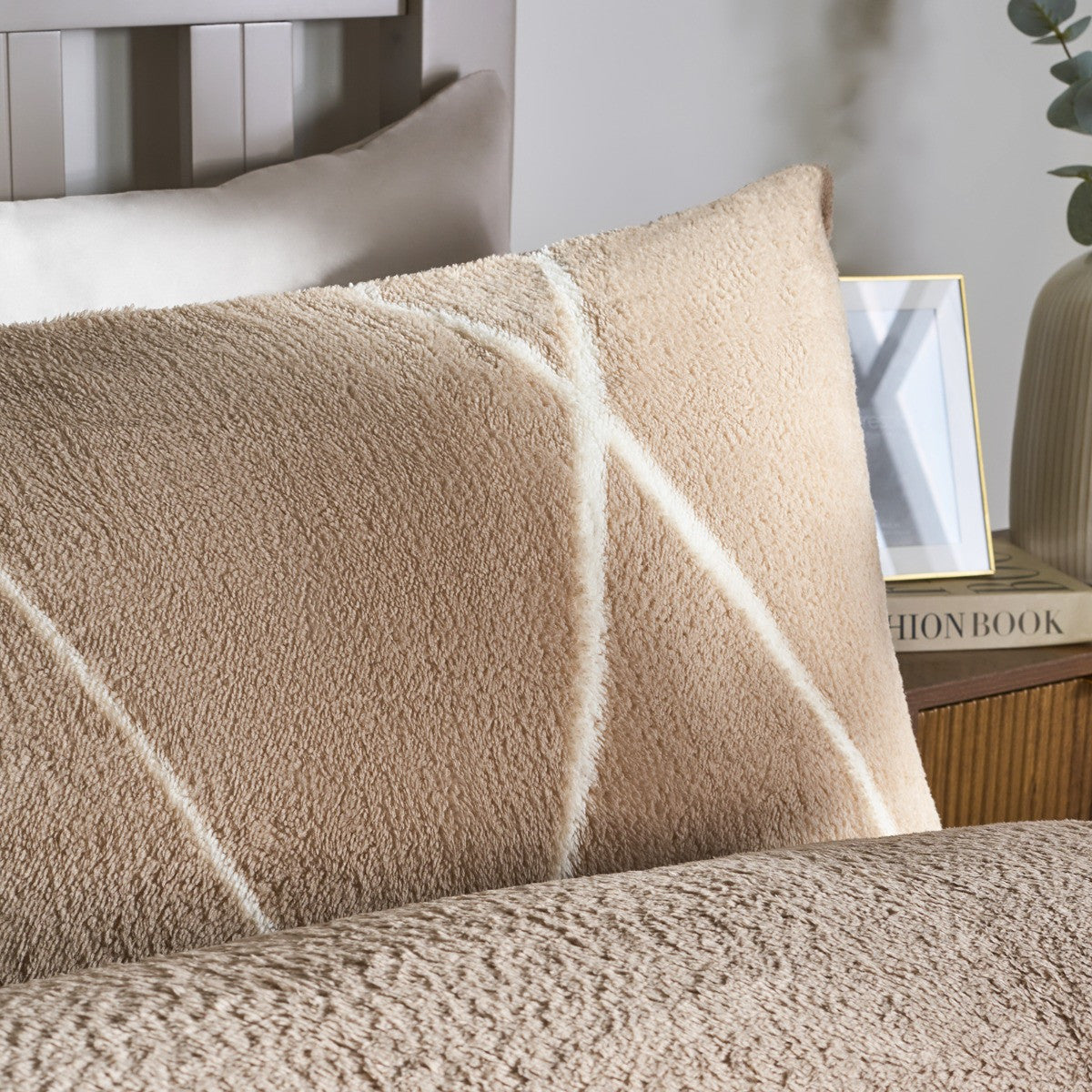 Diamond Check Teddy Fleece Duvet Cover Set - Natural 🇬🇧