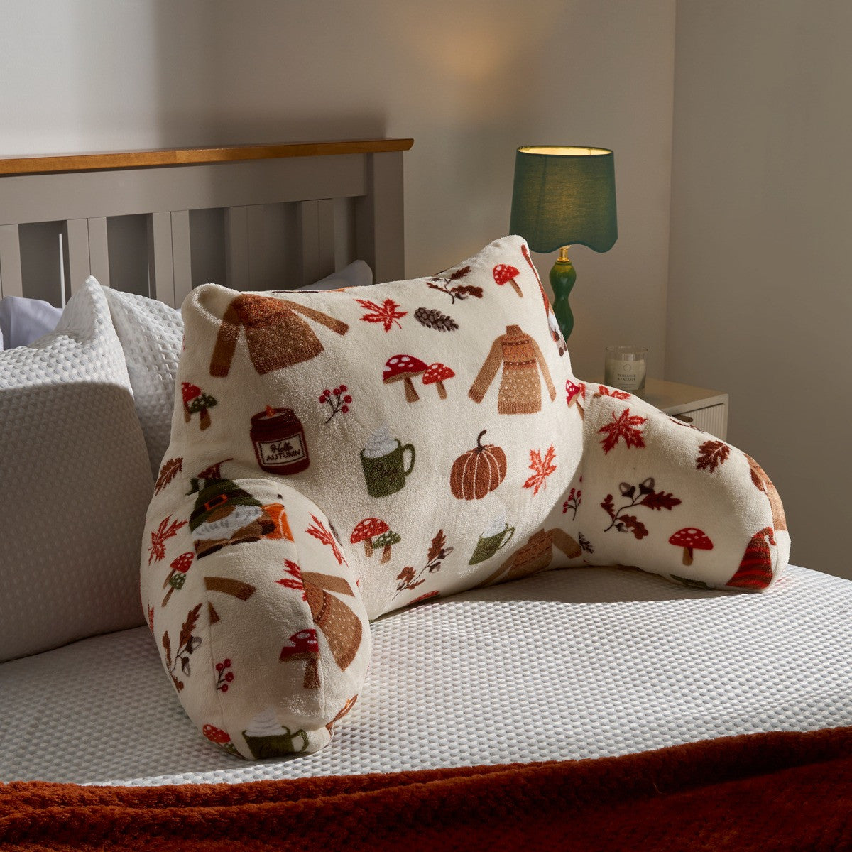 Autumn Novelty Cuddle Cushion - Natural 🇬🇧