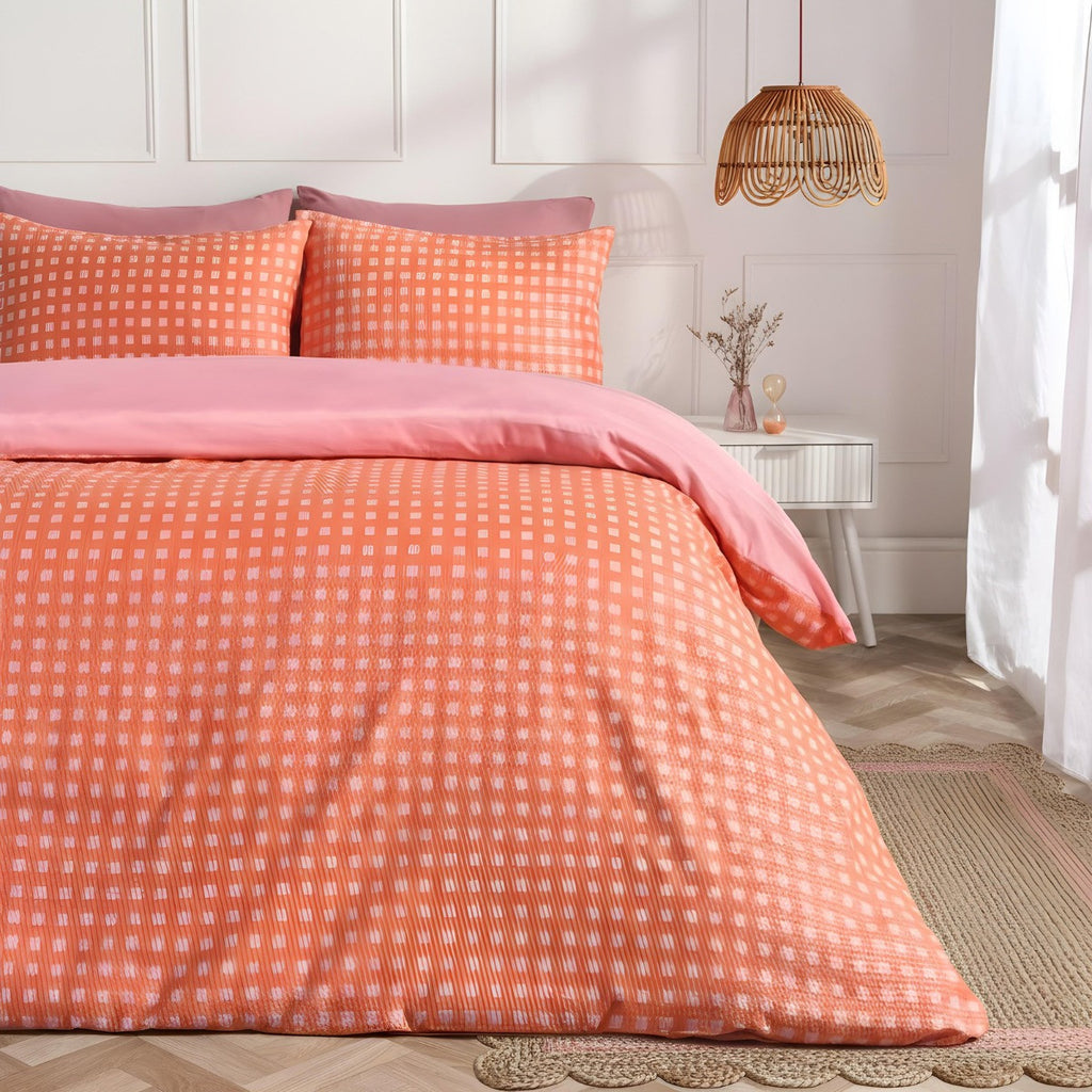 Gingham Embossed Duvet Set - Coral 🇬🇧