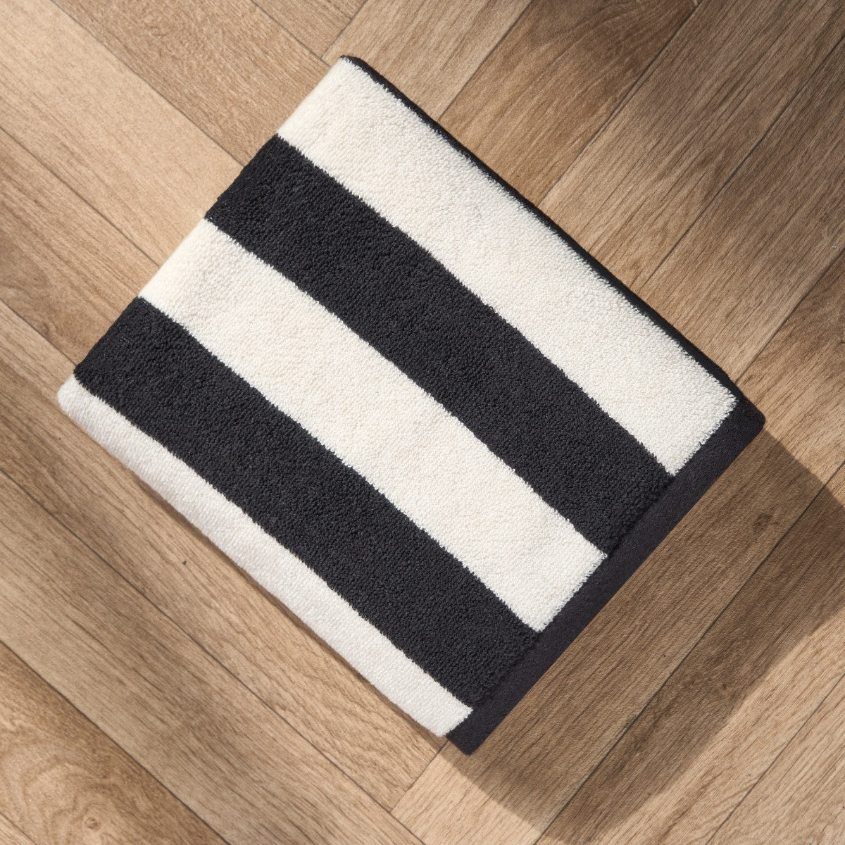 100% Cotton Jacquard Striped Towel - Monochrome 🇬🇧