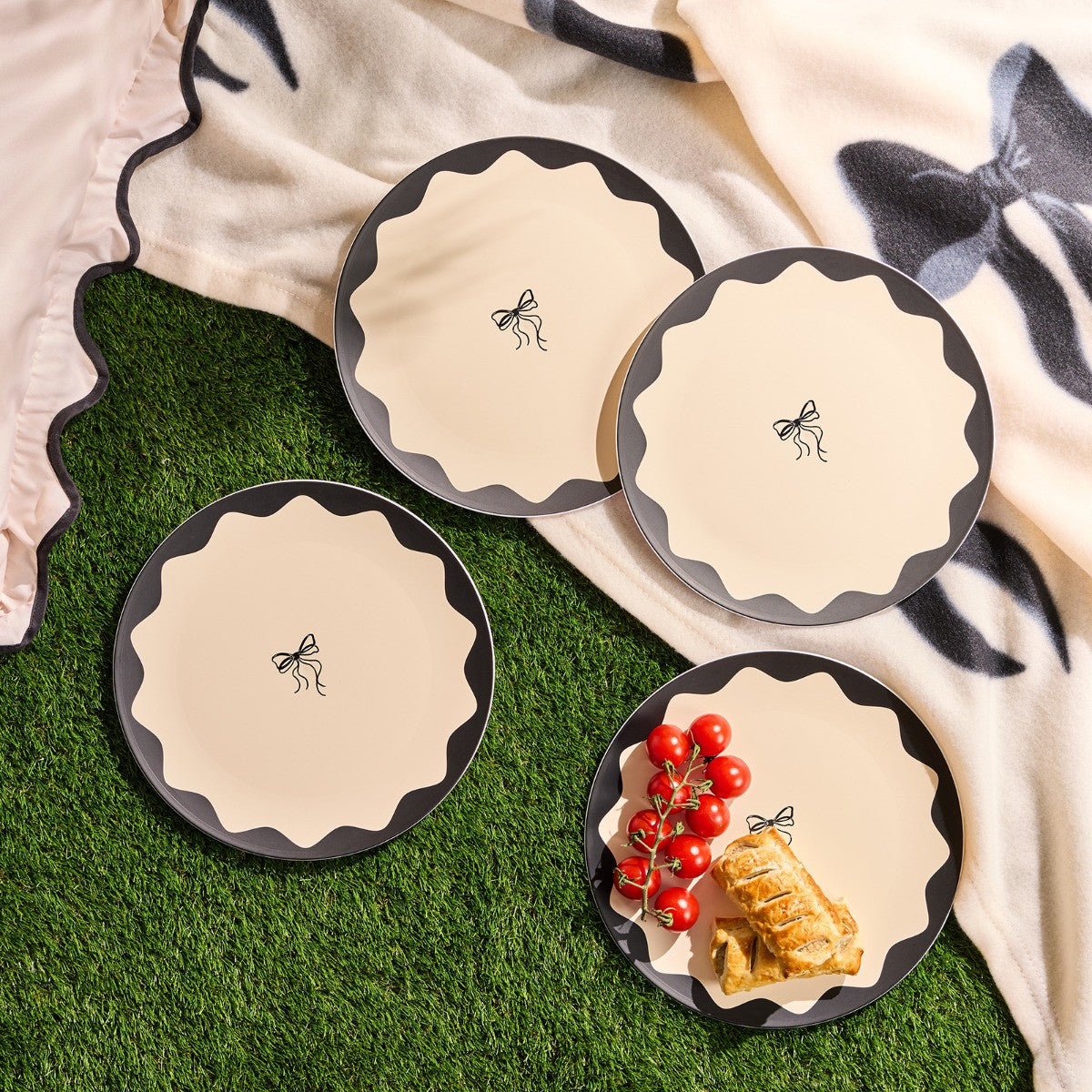Print Picnic Plates, Pink - 4 Pack 🇬🇧
