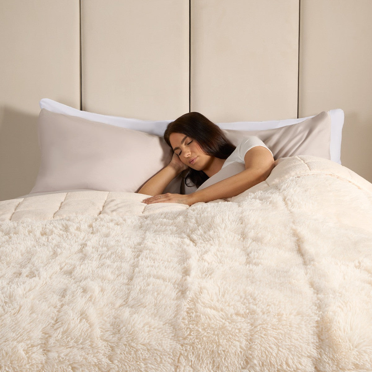 Fluffy Faux Fur Weighted Blanket - Cream 🇬🇧