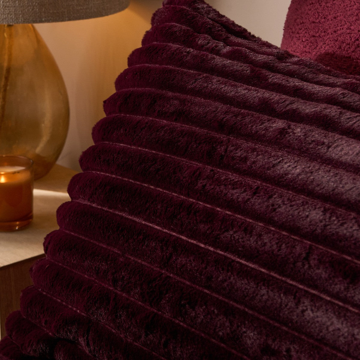 Ribbed Faux Fur Duvet Cover Set - Burgundy 🇬🇧