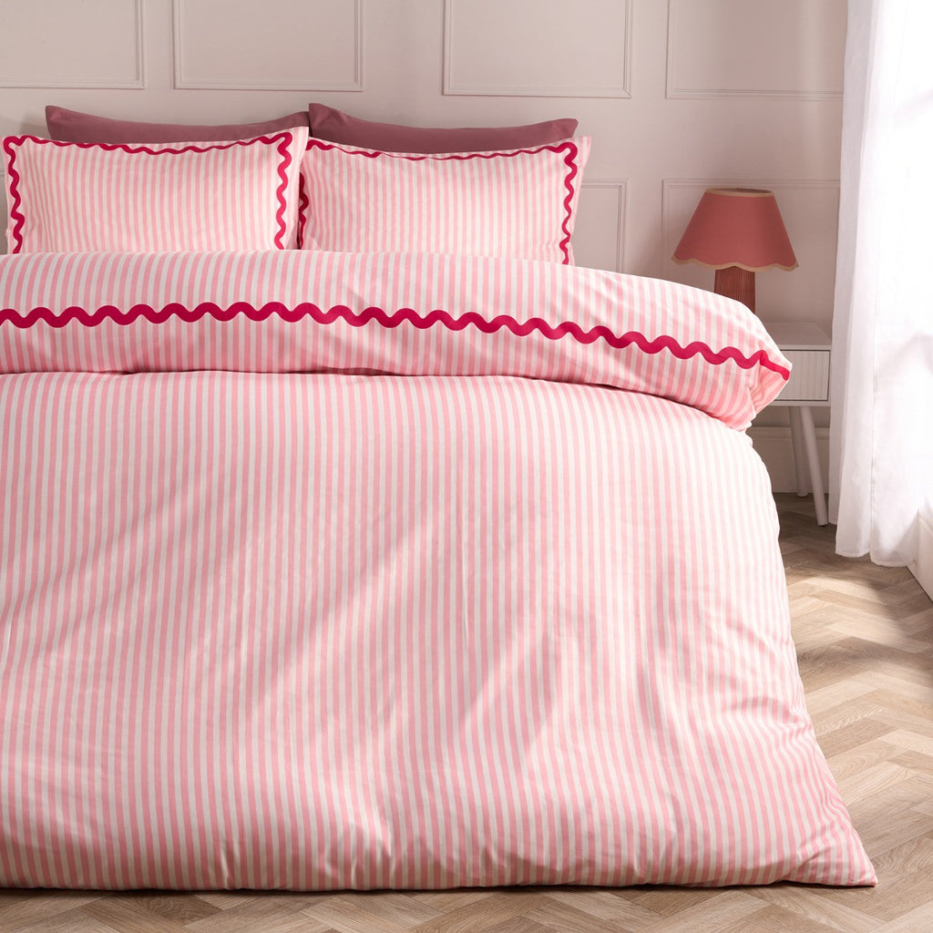 Wave Border Stripe Print Duvet Set - Pink 🇬🇧
