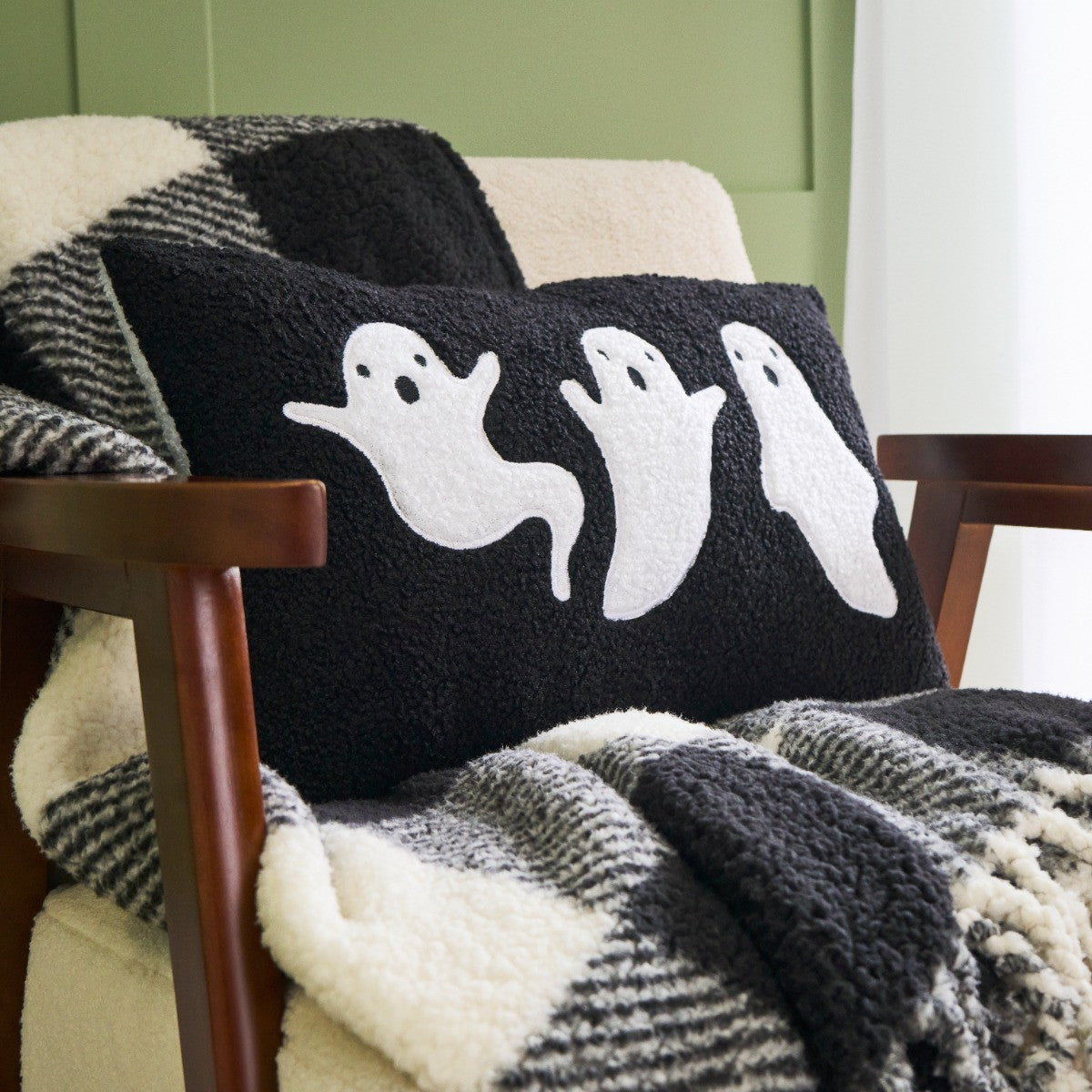 Boucle "BOO" Cushion - Monochrome 🇬🇧