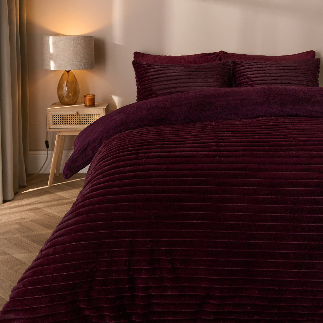 Ribbed Faux Fur Duvet Cover Set - Burgundy 🇬🇧