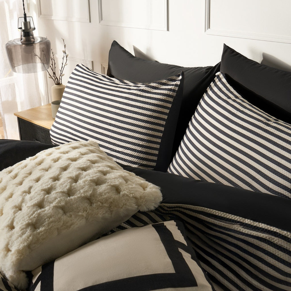 Waffle Stripe Luxury Duvet Cover Set - Black/Off White 🇬🇧
