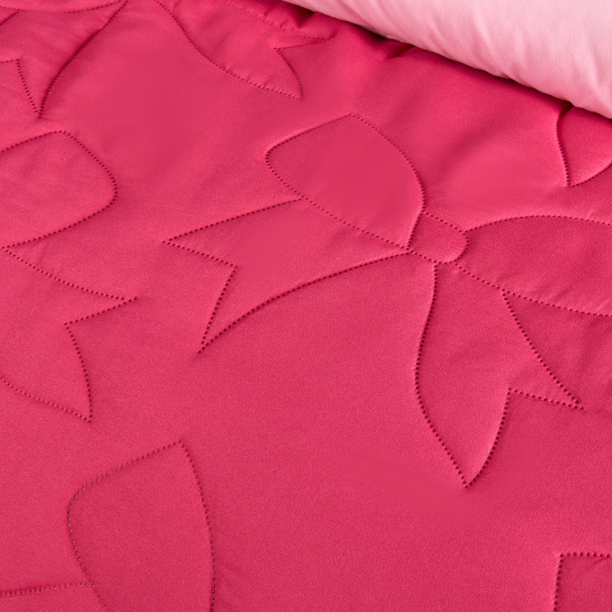 Bow Print Quilted Throw - Hot Pink 🇬🇧