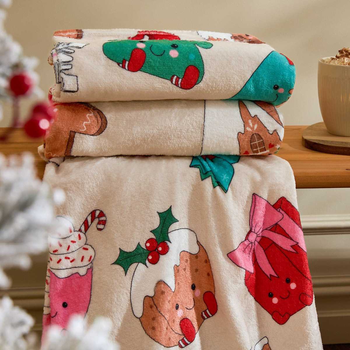 Ultra Soft Sweetie Pies Christmas Print Throw - Multi 🇬🇧