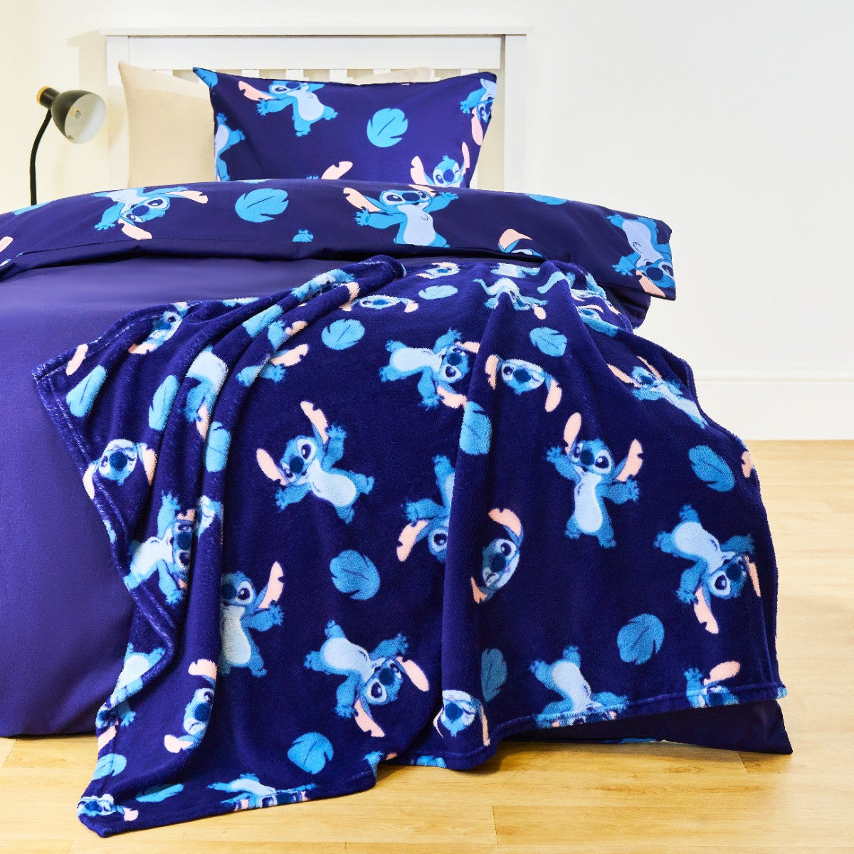 Stitch Printed Throw - Blue 🇬🇧