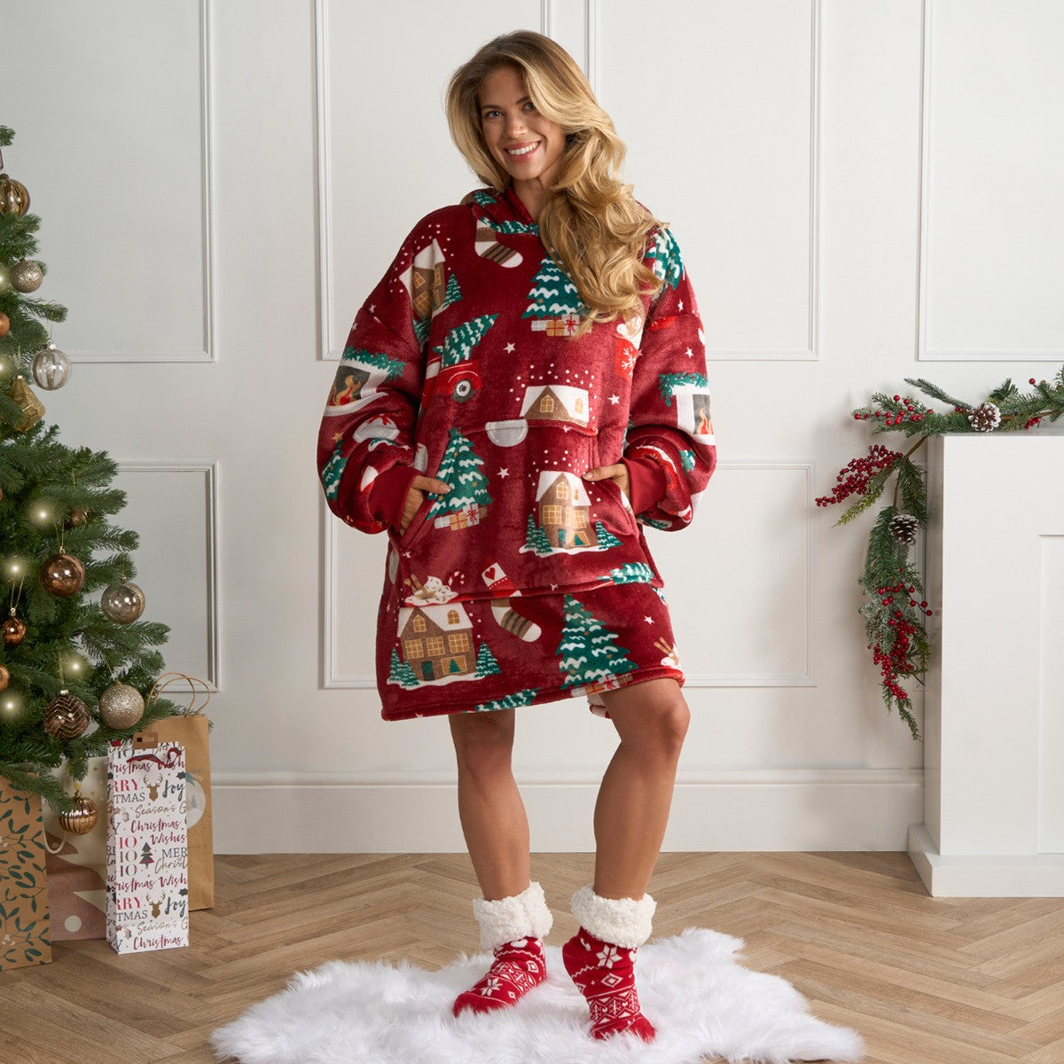 Adults Home For Christmas Print Hoodie Blanket - Burgundy 🇬🇧