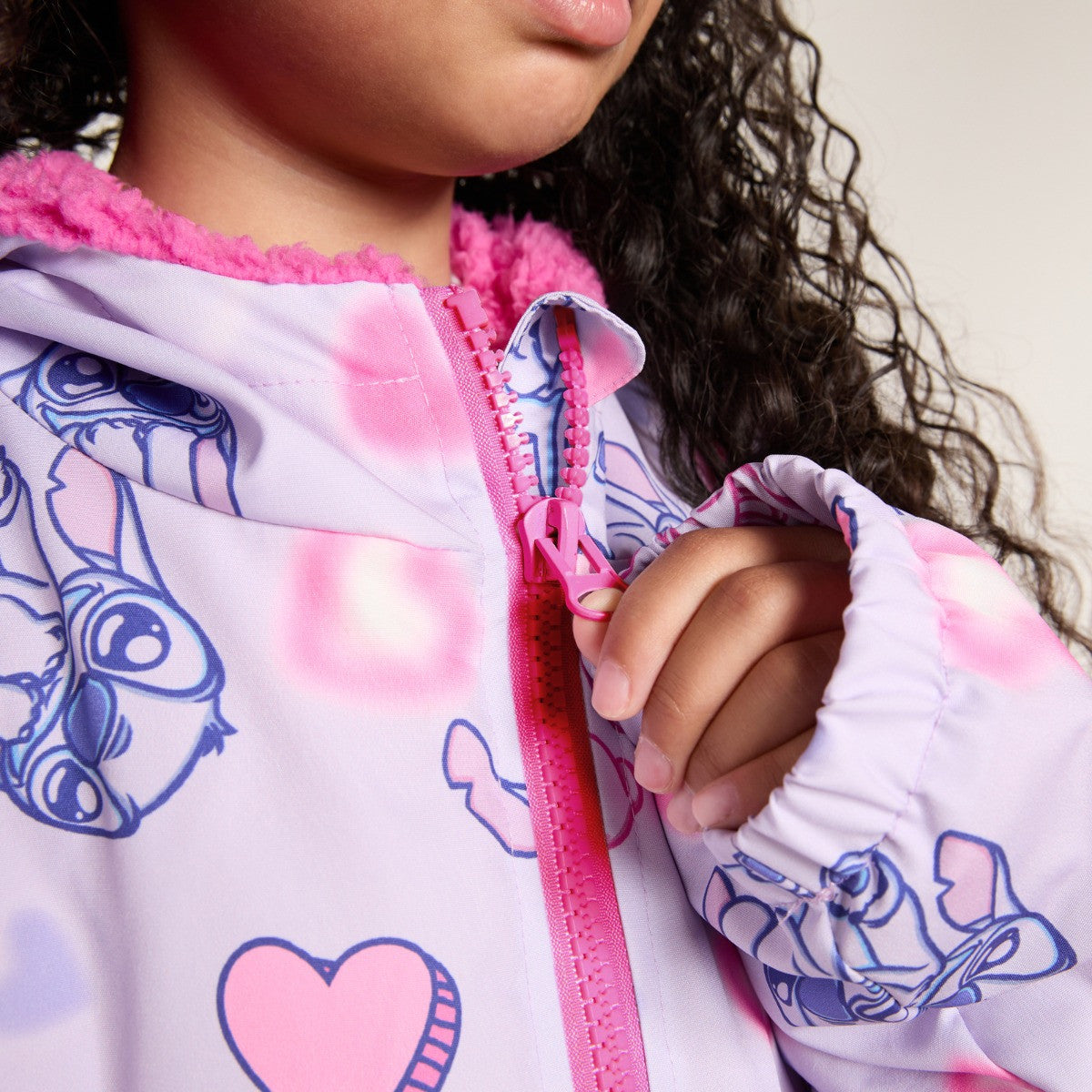 Kids Water Resistant Stitch & Angel Print Sherpa Drying Robe - Lilac/Pink 🇬🇧