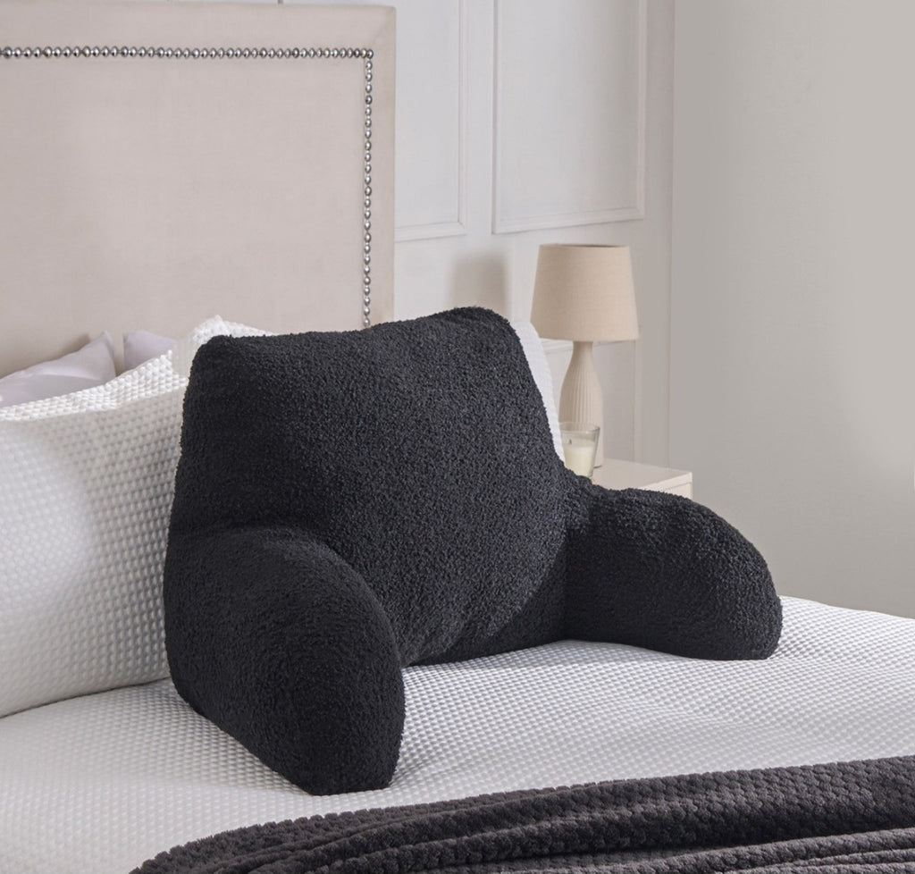 Boucle Cuddle Cushion 🇬🇧