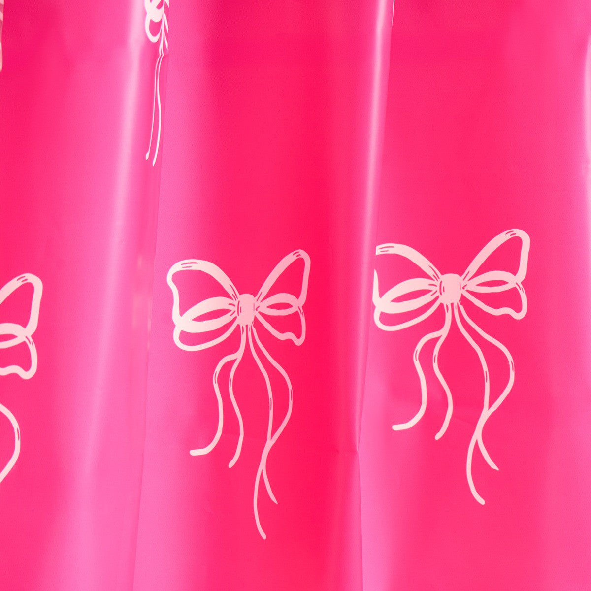 Bow Print Shower Curtain 🇬🇧