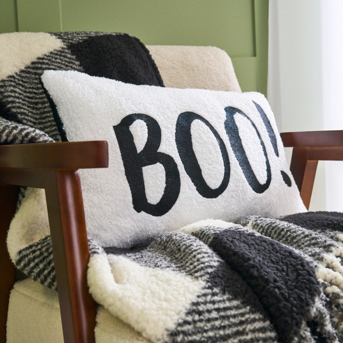 Boucle "BOO" Cushion - Monochrome 🇬🇧