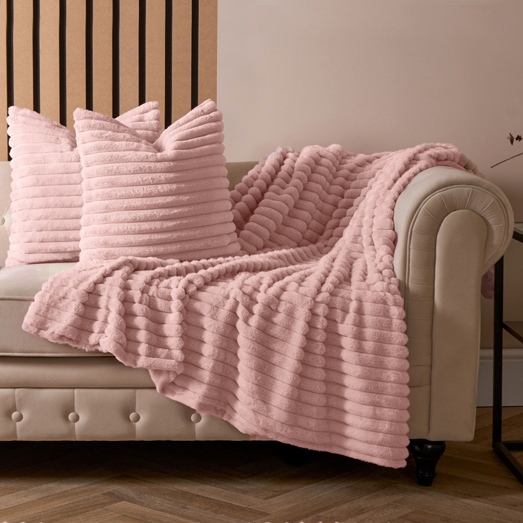 Faux Fur Thick Ribbed Throw - Blush 🇬🇧