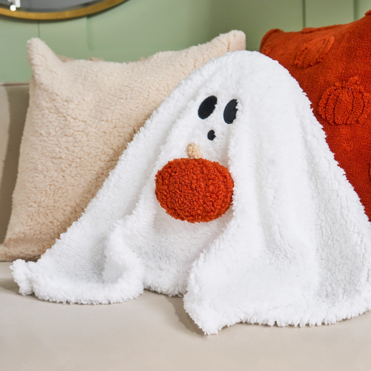 Gilbert The Ghost Cushion - Cream 🇬🇧