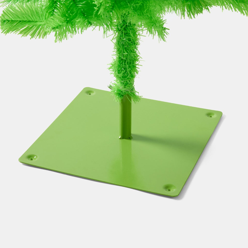 Novelty Tilted Christmas Tree, Green - 6ft 🇬🇧