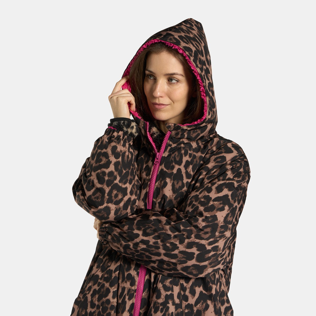 Adults Water Resistant Leopard Print Sherpa Drying Robe - Natural/Pink 🇬🇧