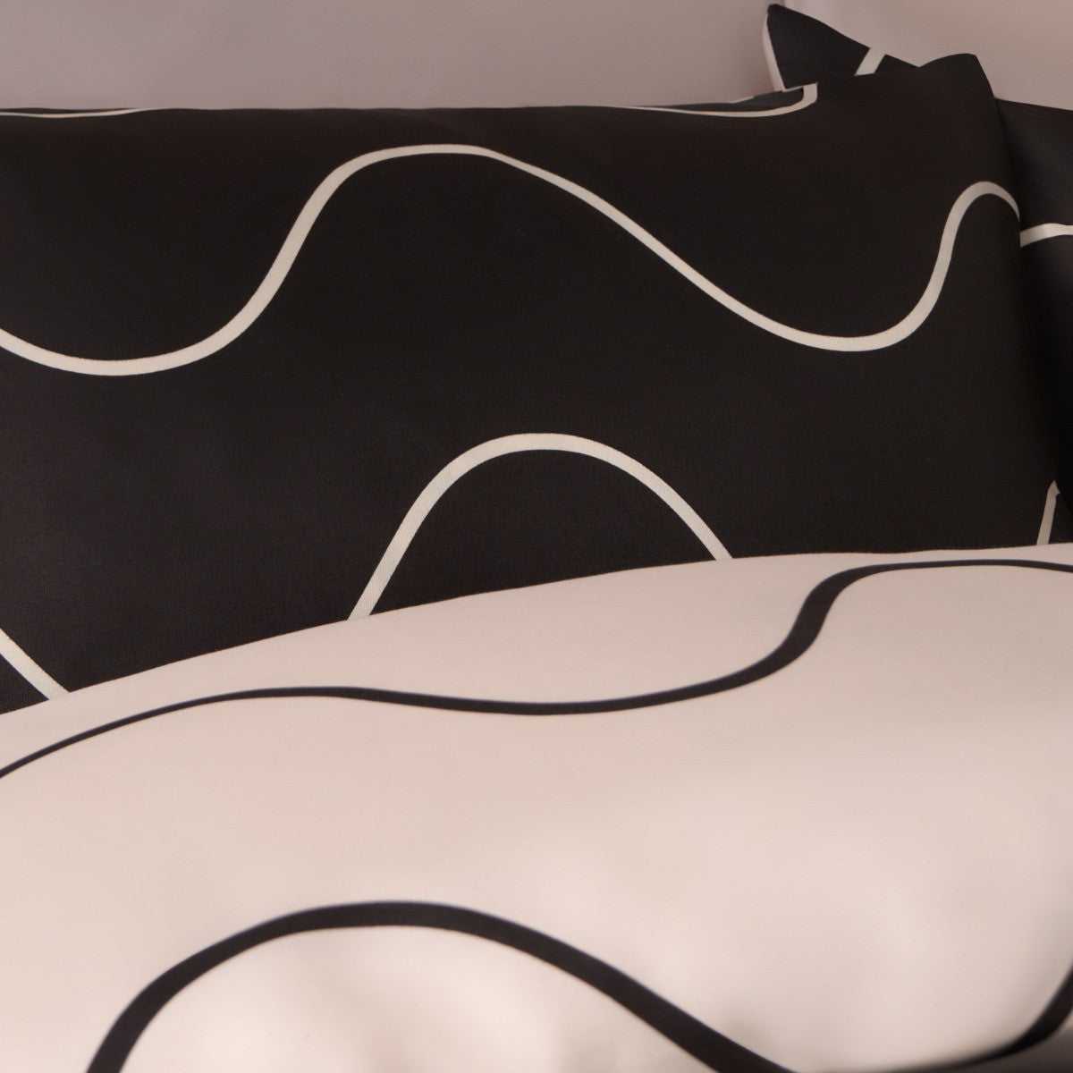 Waved Lines Print Duvet Cover Set - Monochrome 🇬🇧