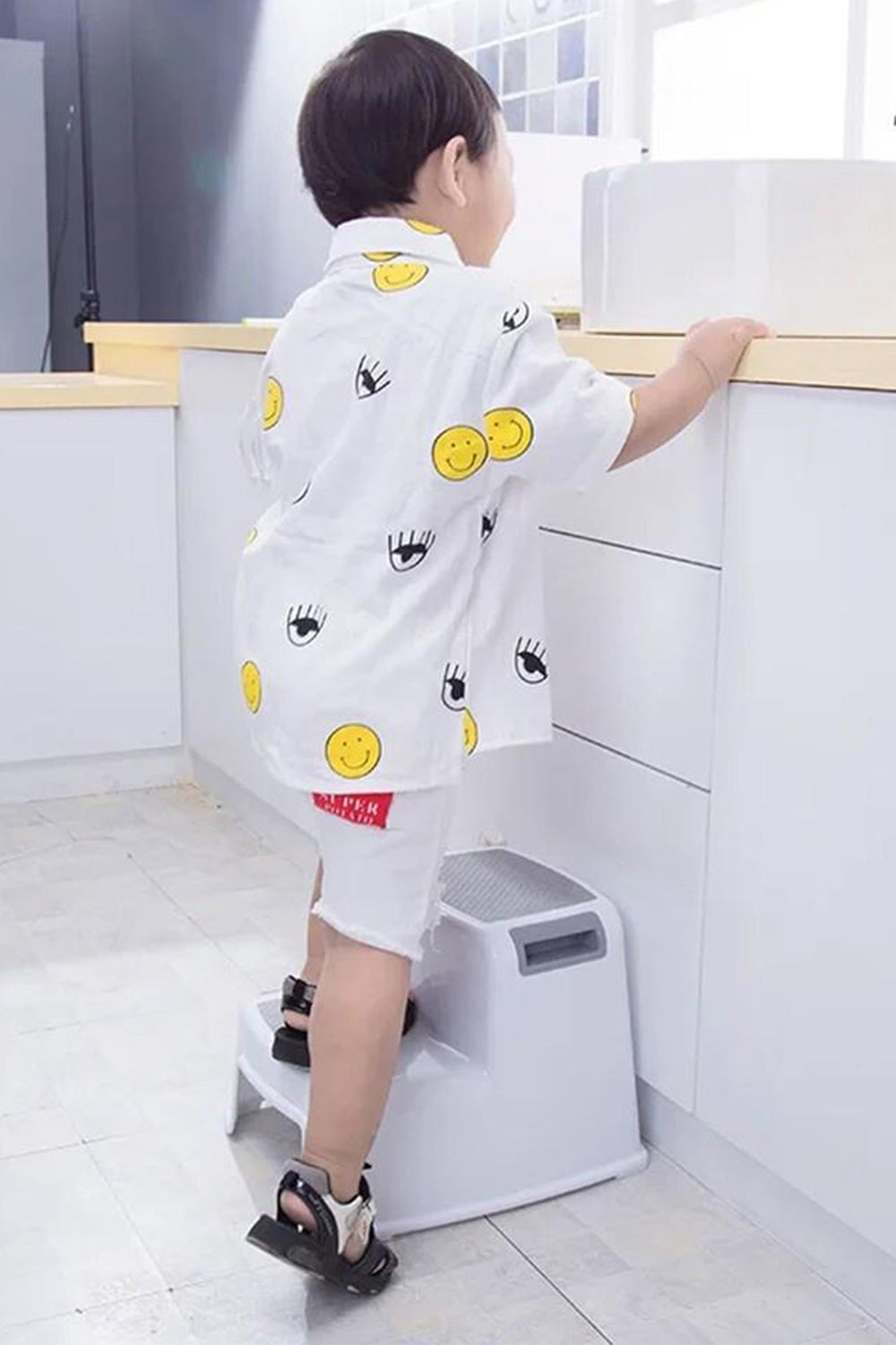 Two-Step Stool with Non-Slip Surface – Bathroom, Kitchen, and Home Use 🇬🇧